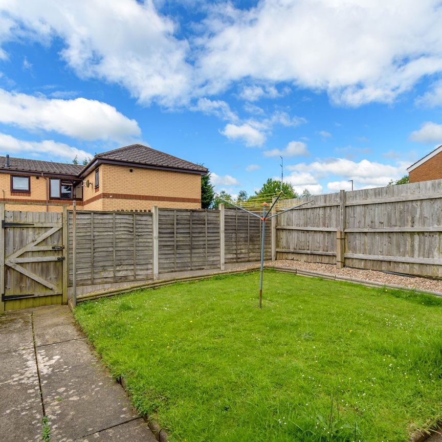 3 bed terraced house to rent in The Roundabout, Birmingham, B31 - Photo 1