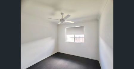 Spacious family home at the Silkstone Residences Estate - Photo 5