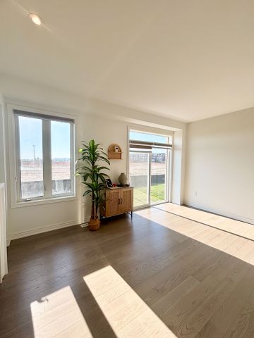 For Lease - 103 Picardy Drive, Hamilton, Ontario - Photo 4