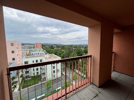 Charmante 2-Zimmer-Wohnung mit Loggia und schönem Ausblick - Photo 2