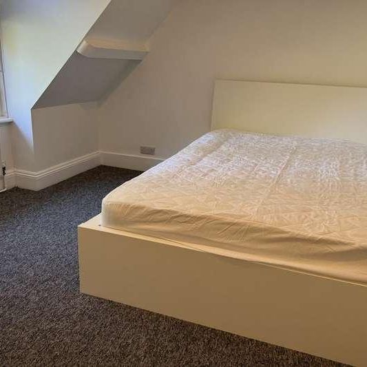 Bedroom Top Floor Flat In Winton, BH3 - Photo 1