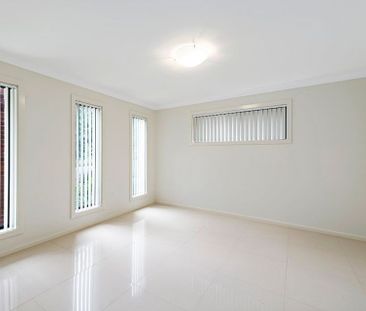 7 Cockle Crescent, - Photo 1