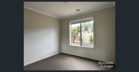 FOUR BEDROOM HOME NEAR SCHOOLS - Photo 4