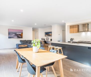 FOUR BEDROOM HOME with CLUB ARMSTRONG ACCESS - Photo 2