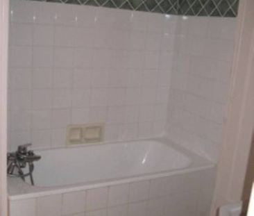 Location Appartement 3 pièces 81m² ANNECY 74000 - Photo 2