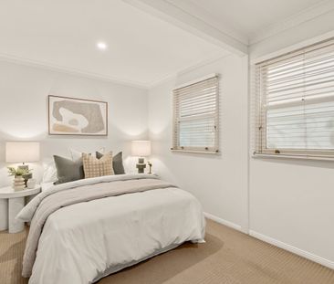 CLASSIC CHARM MEETS MODERN TOUCHES... - Photo 3