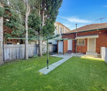 Spacious 3 Bedroom Family Home! - Photo 4