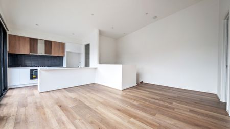 Location and convenience at your doorstep - Photo 5