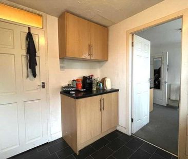 Artemis Close, Driveway & Garage, Gravesend, DA12 - Photo 4