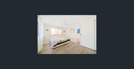 Spacious Family Home - Photo 3