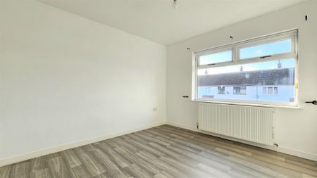 77 Pinewood Avenue, - Photo 4