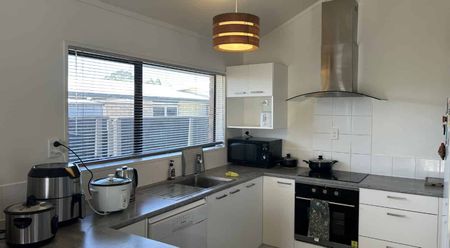 Three Bedrooms - BAYFAIR - Photo 3