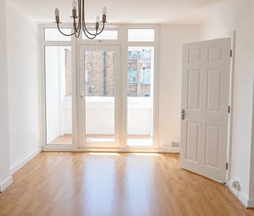 3 Rooms Available – Fantastic Location close to Stockwell tube stat... - Photo 1