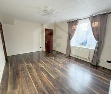 3 bedroom end of terrace house to rent - Photo 4