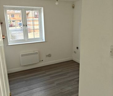 1 Bed Flat, Waterside Gardens, RG1 - Photo 2