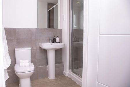 Nightingale Walk, Farnham, GU9 - Photo 4