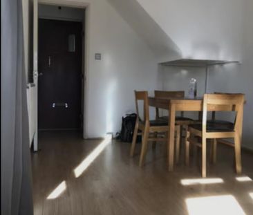 2 bedroom maisonette to rent - Photo 2