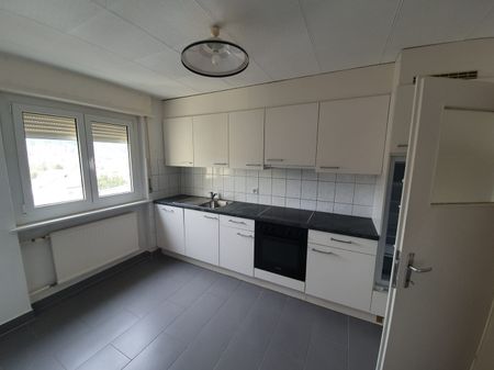 Rent a 3 ½ rooms apartment in Bassecourt - Photo 2