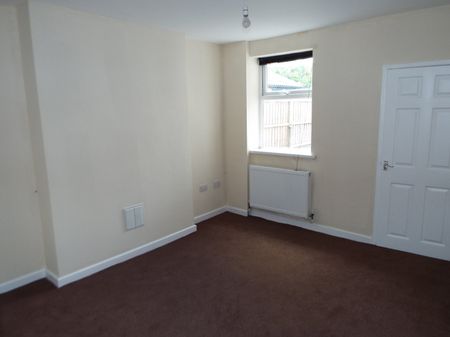 Co-operative Street, Sutton-in-Ashfie..., Sutton-In-Ashfield - Photo 3