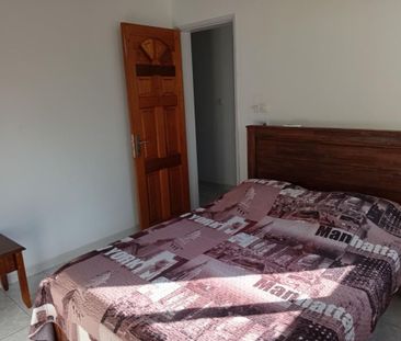 Location Maison 3 pièces 78m² LA RIVIERE 97421 - Photo 2