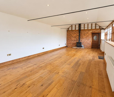 4 bedroom barn conversion to rent - Photo 1