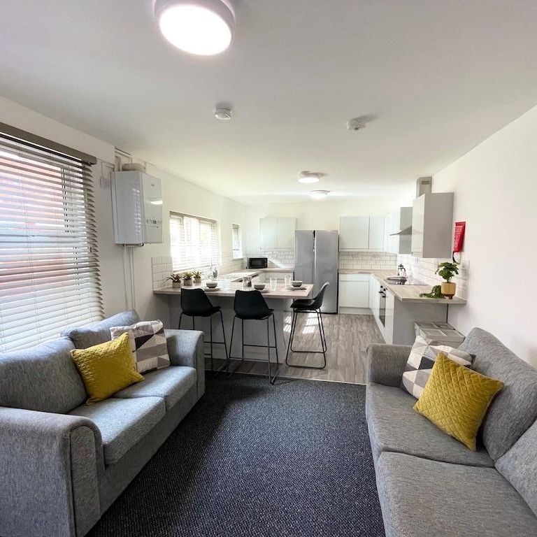 6 bedroom house to rent - Photo 1