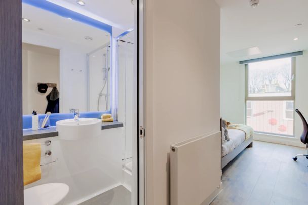 Silver En Suite - Photo 1