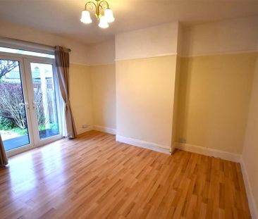 3 bedroom semi-detached bungalow to rent - Photo 6
