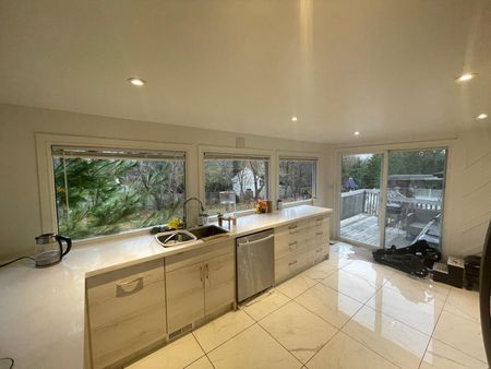 For Lease - 11 Morton Avenue, East Gwillimbury, Ontario - Photo 4