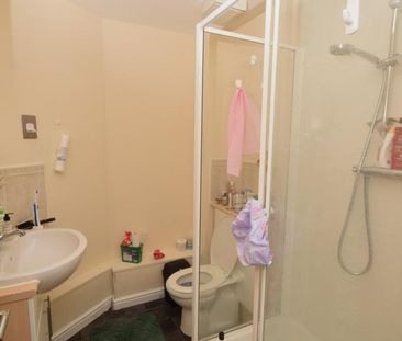 3 bedroom apartment to rent - Photo 5