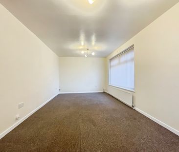 2 bedroom Detached Bungalow to let - Photo 2