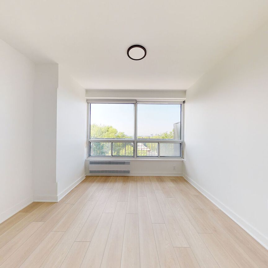 5120 Earnscliffe Avenue, Montréal, QC - Photo 1