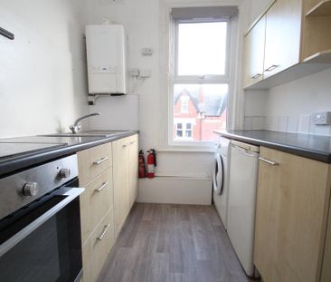 2 bedroom flat to rent - Photo 6