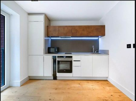 1 Bed Flat, Keybridge Tower, SW8 - Photo 4