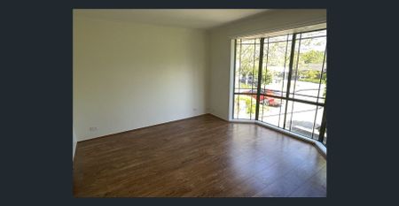 Family Home in a Peaceful Court Location! - Photo 2