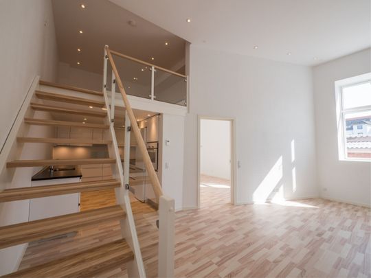 Super lækker 2-værelses med hems i midtbyen - Photo 1