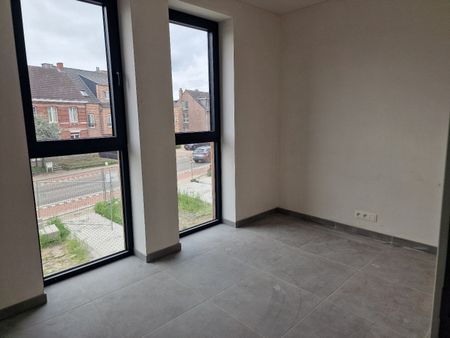 Nieuwbouwappartement op eerste verdieping met 2 slaapkamers, autostaanplaats en kelder - Foto 3