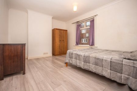 3 bedroom terraced house - Photo 3