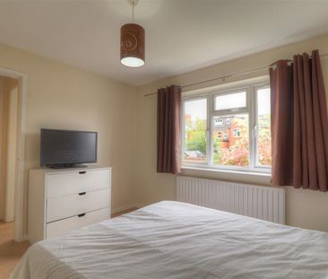 2 BED Apartment To rent - Photo 5