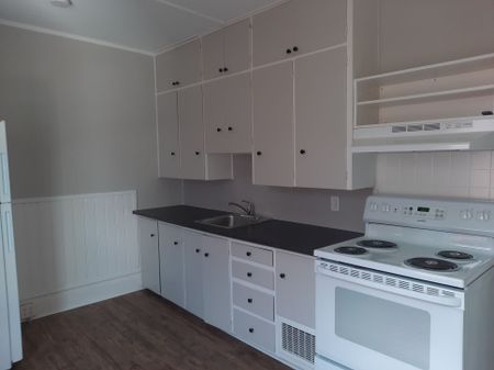 For Lease - 7 Montgomery Place Unit# 2, Smiths Falls, Ontario - Photo 3