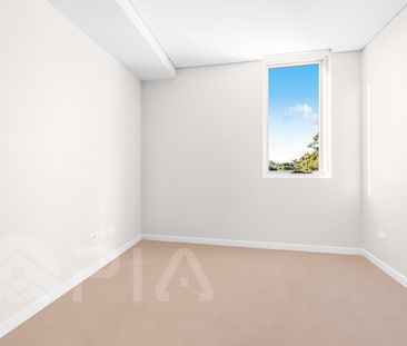 Modern 1 bedroom apartment with study close to amenities for lease - Photo 5