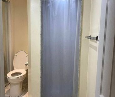 For Lease - 3158 Mccarron Crescent, Mississauga, Ontario - Photo 2