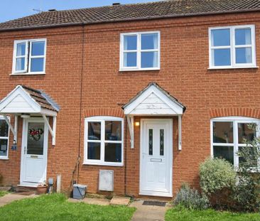 2 bedroom terraced house to rent - Photo 2