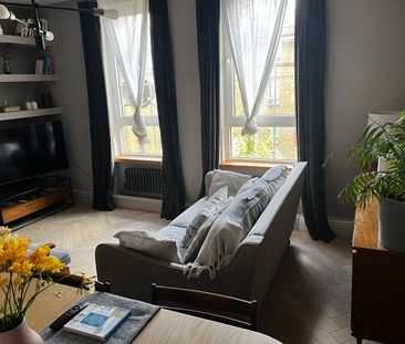 2 Bed Flat, Swan Road, SE16 - Photo 1