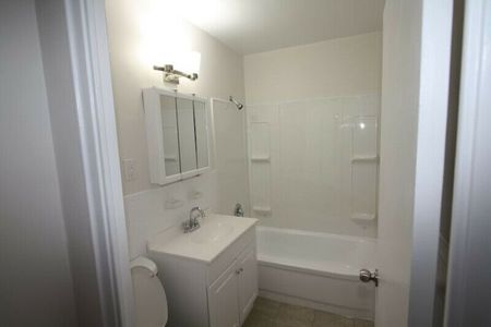 For Lease - 560 Bloor Street Unit# 404, Oshawa, Ontario - Photo 4