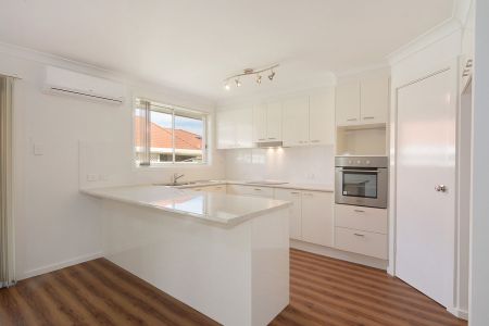 Modern 3-Bedroom Villa in Convenient Location - Photo 2