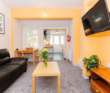 5 bedroom detached house to rent - Photo 3