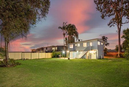 Spacious Family Home - Photo 4