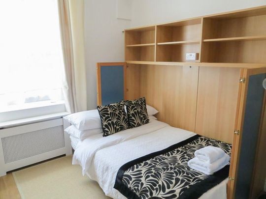 Studio to rent - Photo 1