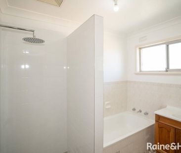 GREAT FAMILY HOME - Photo 6